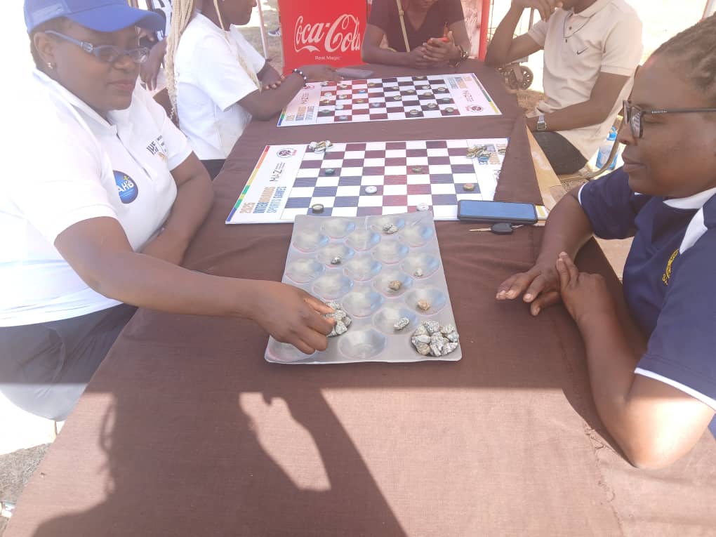 Players competing in Tsoro